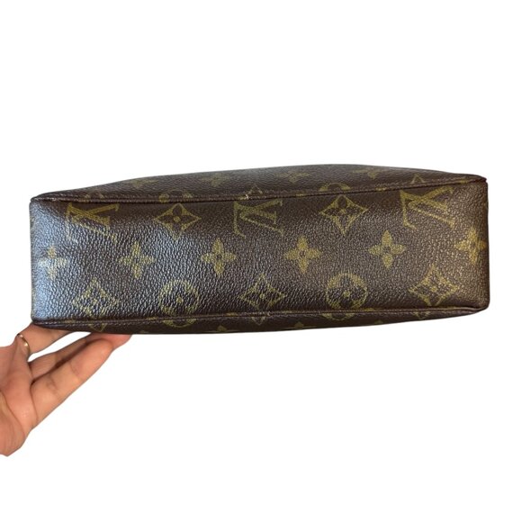 LOUIS VUITTON Monogram Trousse Toilette 23 - Picture 4 of 12